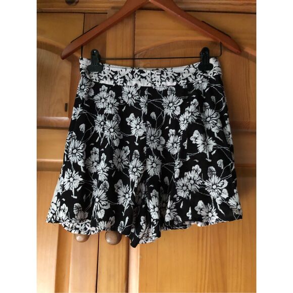 Free People Boho Shorts Size 4 Floral Print Side Zip Pockets Flowy - Picture 6 of 11